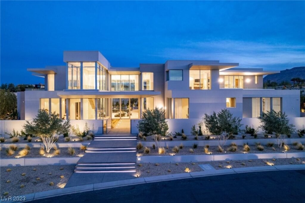 Big house in tripoli